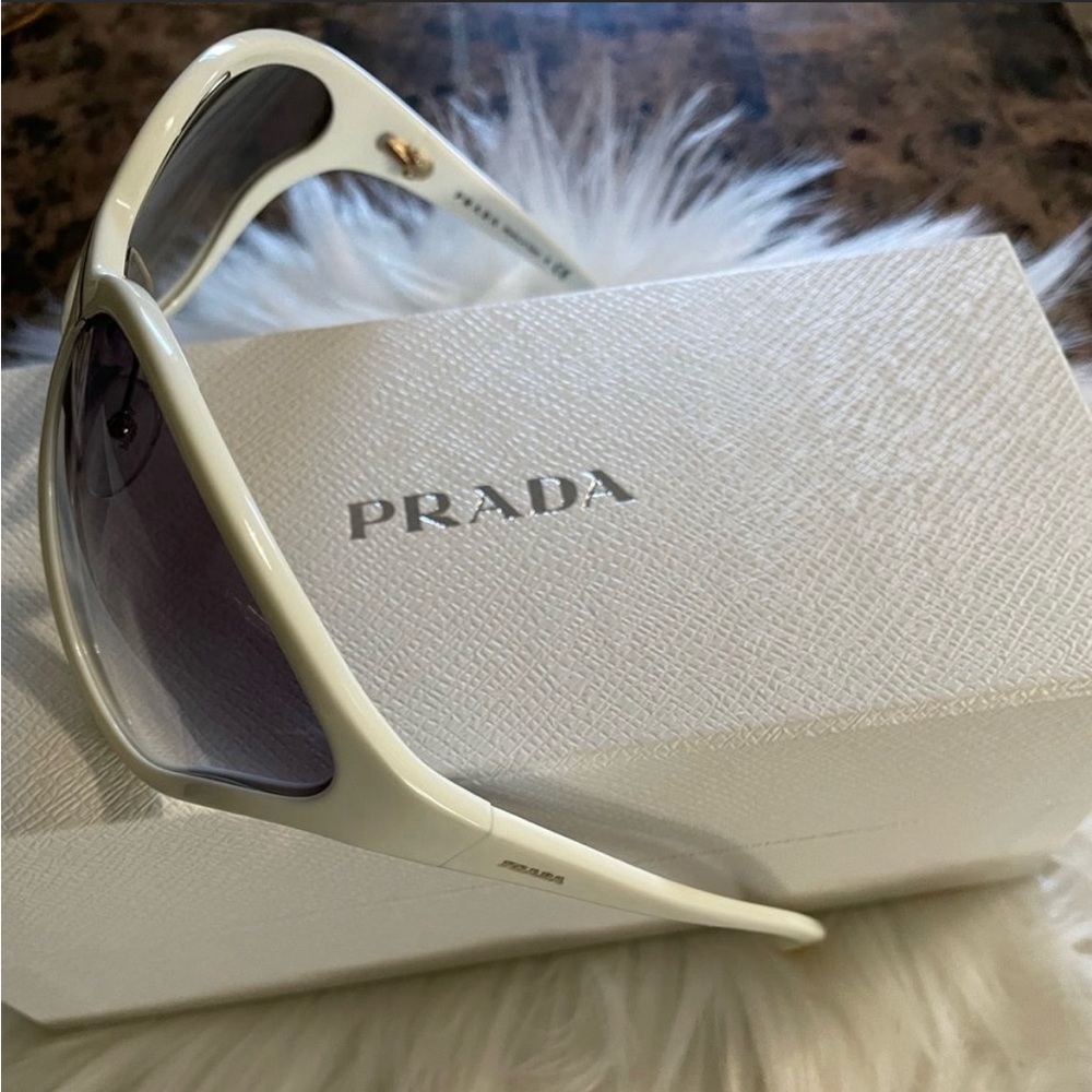 Prada Catwalk Sunglasses, New - Picture 5 of 12